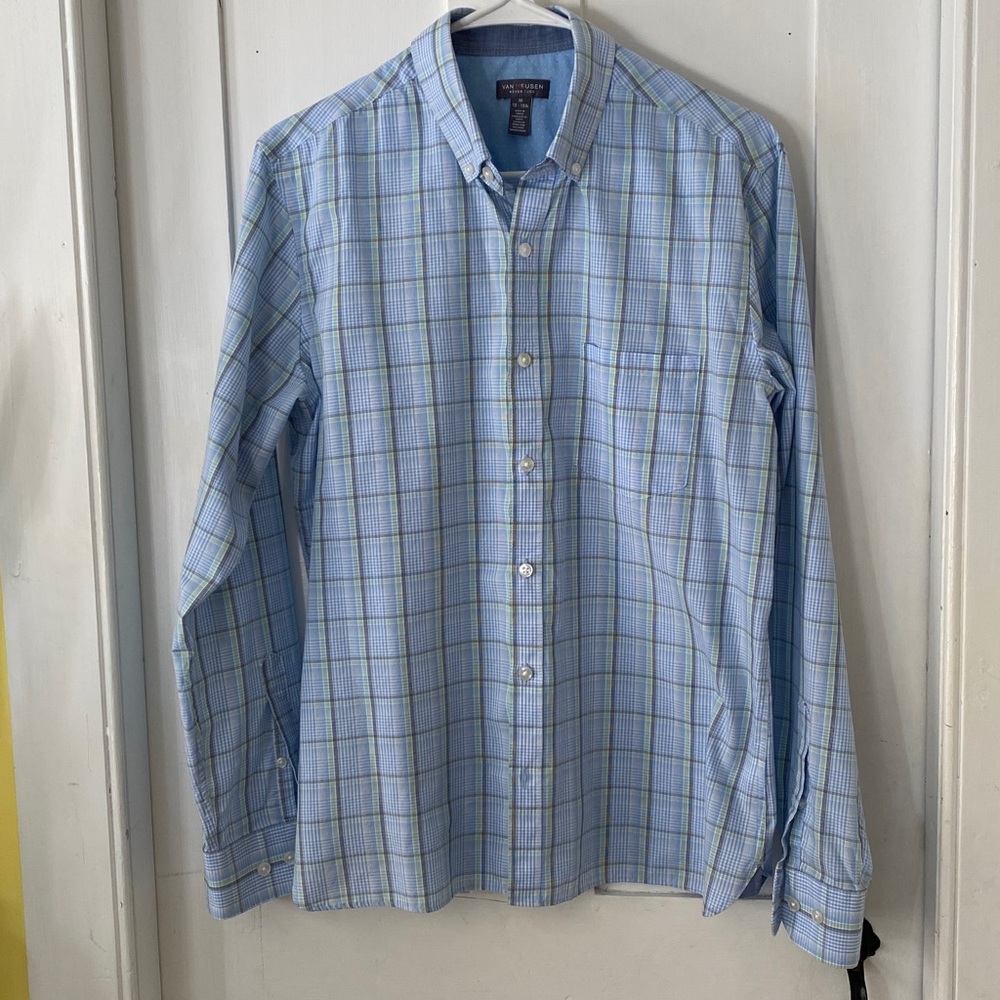 Van Heusen Never Tuck Men’s Med Runs Small Lt Blue Plaid Button Down Shirt